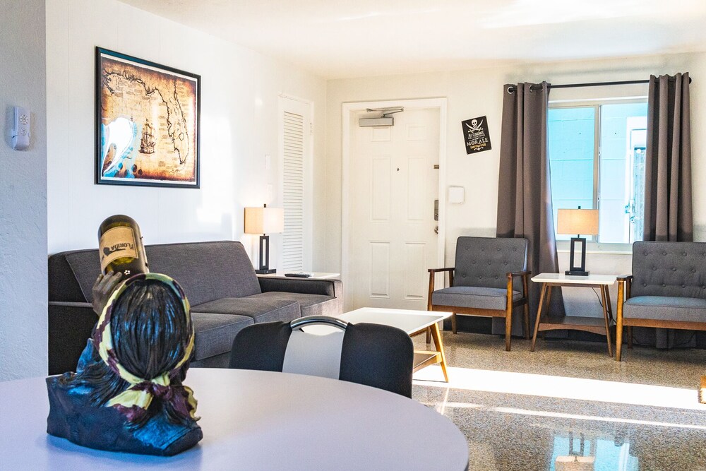 Sea Jay Motel & Marina