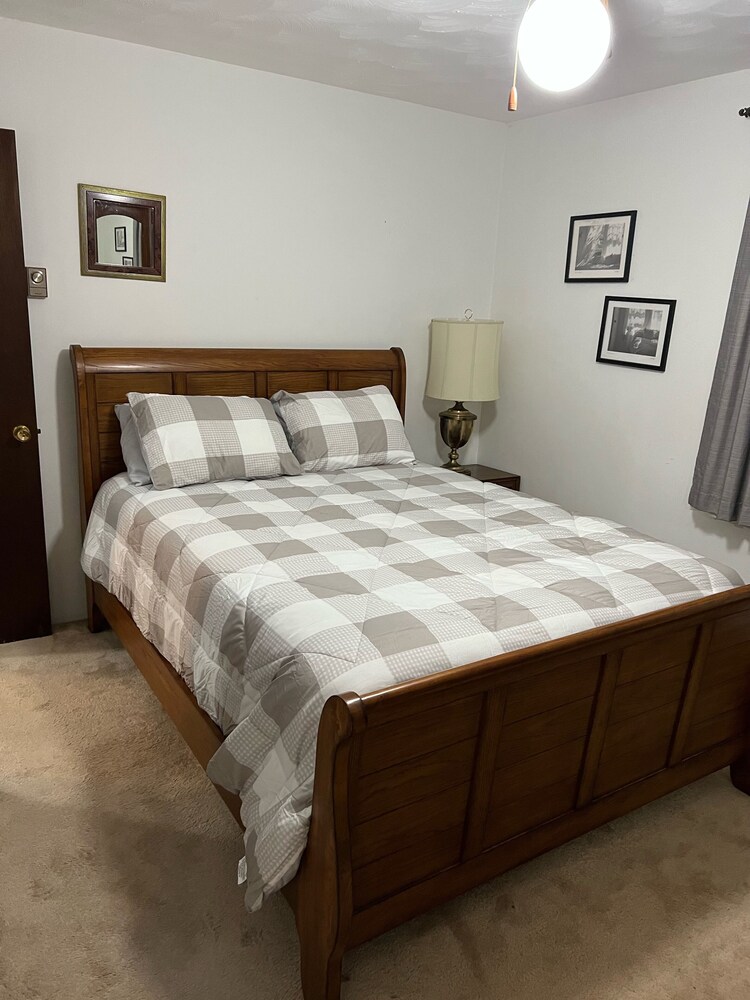 Rend Lake House only a 1/2 mile from Rend Lake Dam Franklin County Vrbo