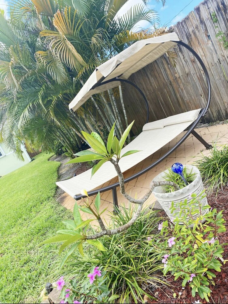 NEW!!POOL TABLE🎱HUGE PRIVATE POOL☀️5 MINS FROM FTL✈️