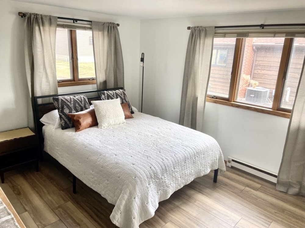 Beautiful rental with amazing views on Donnell Lake’s North Shore