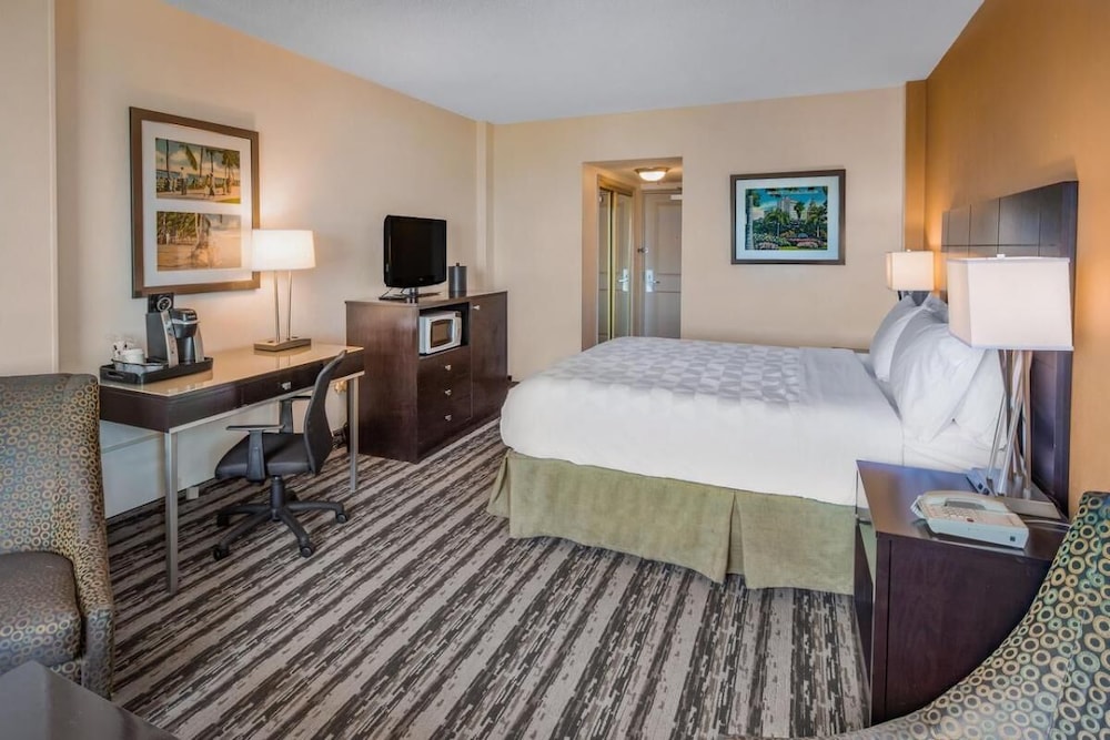Walk to Attractions, Stylish Unit, Attraction, Valet Parking