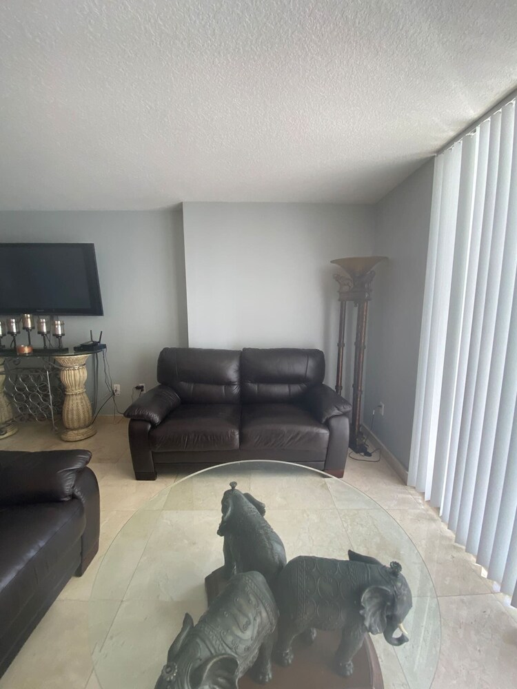 Stunning Views of Brickell Bay with easy to walk access to Downtown Miami