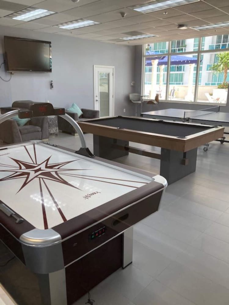 Stunning Views of Brickell Bay with easy to walk access to Downtown Miami