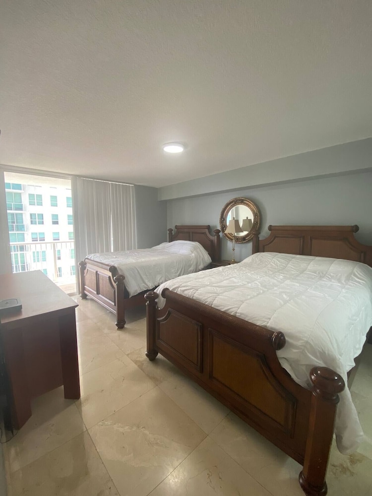 Stunning Views of Brickell Bay with easy to walk access to Downtown Miami