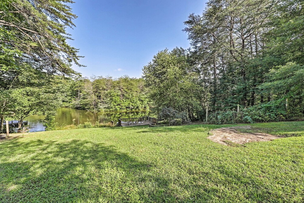 NEW! Lakefront Coalmont Cabin on 5 Acres w/ Dock!