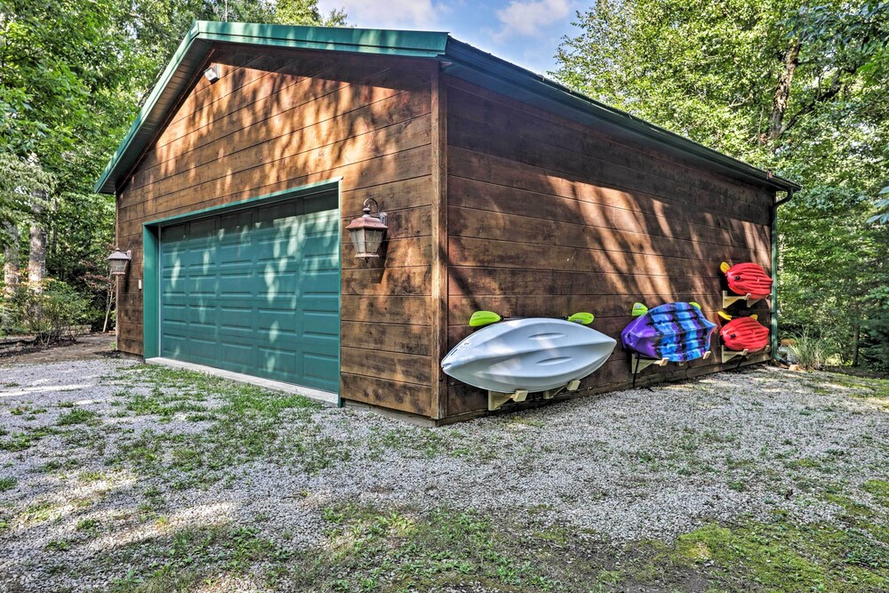 NEW! Lakefront Coalmont Cabin on 5 Acres w/ Dock!