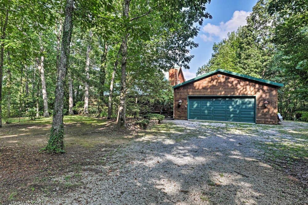 NEW! Lakefront Coalmont Cabin on 5 Acres w/ Dock!