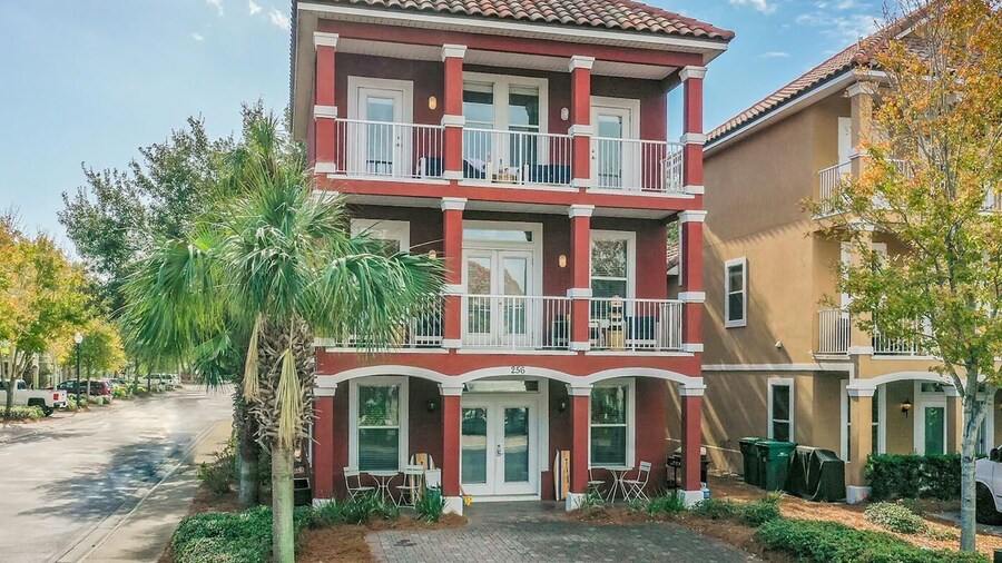 Kono - Coral in Destin