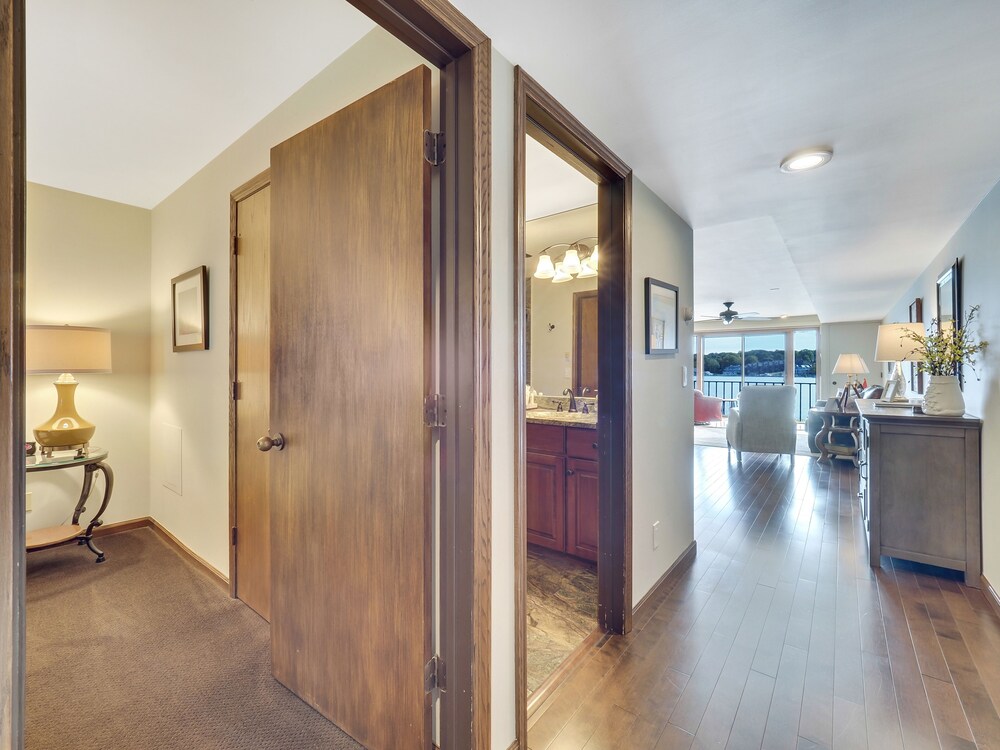 Waterfront Condo 224 at Edgewater Inn Charlevoix Abritel