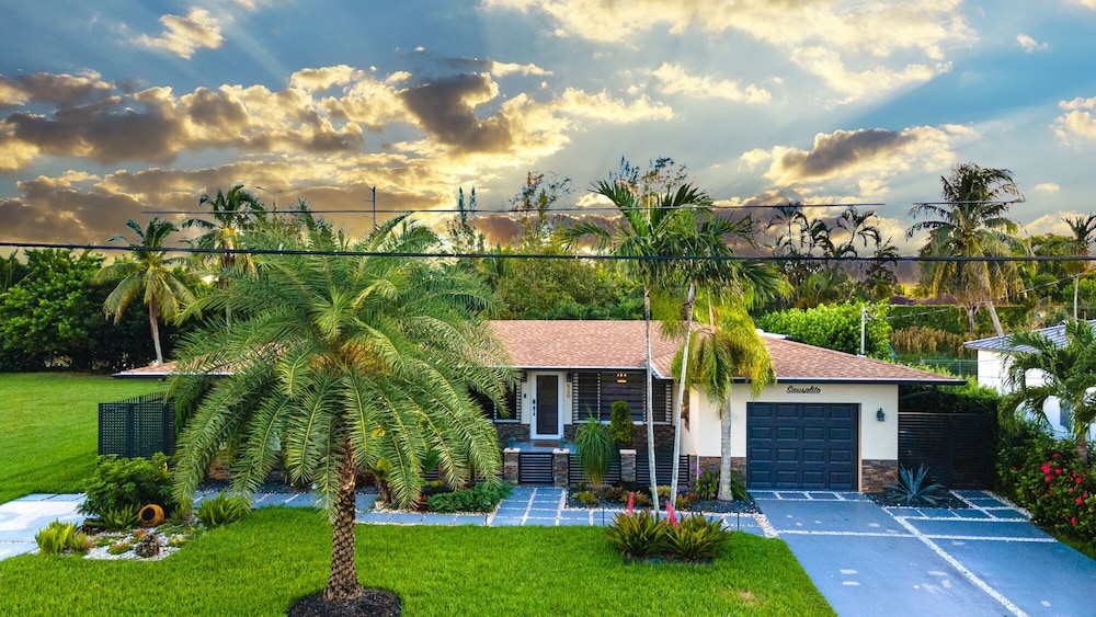 🌟Villa Sausalito🌟The perfect OASIS in MIAMI 🏝🎣Waterfront 🌊In the 🖤of Miami