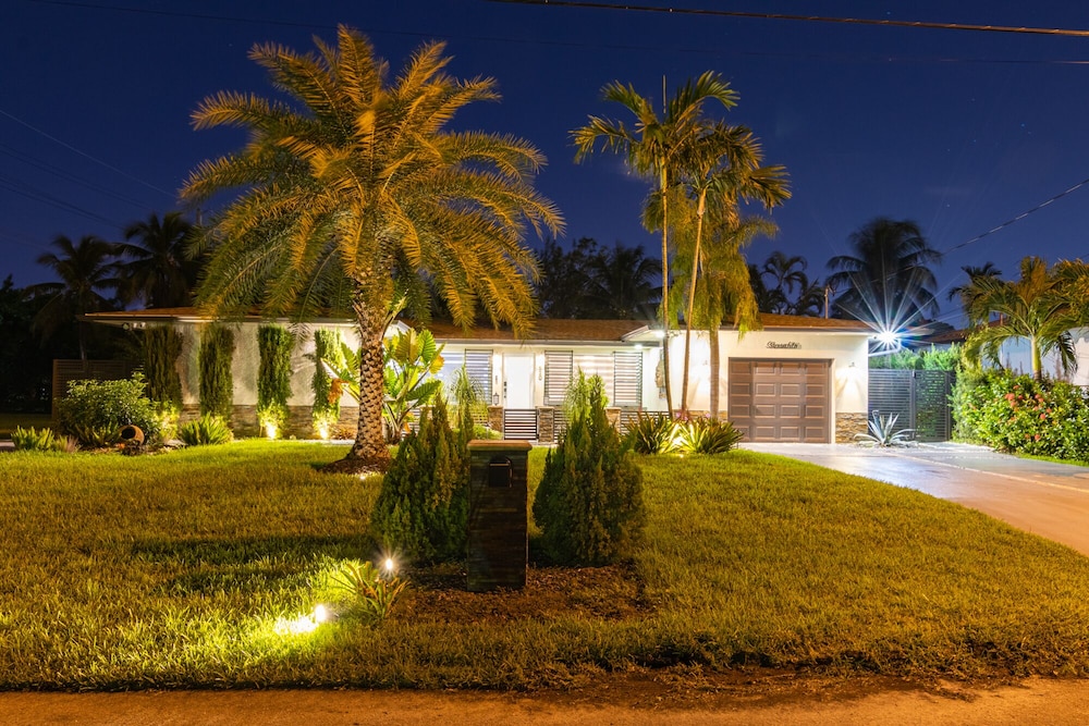 🌟Villa Sausalito🌟The perfect OASIS in MIAMI 🏝🎣Waterfront 🌊In the 🖤of Miami