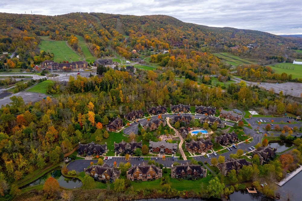 Sanctuary Haven, Across Mountain Creek, Relaxing, Biking, Hiking, Skiing