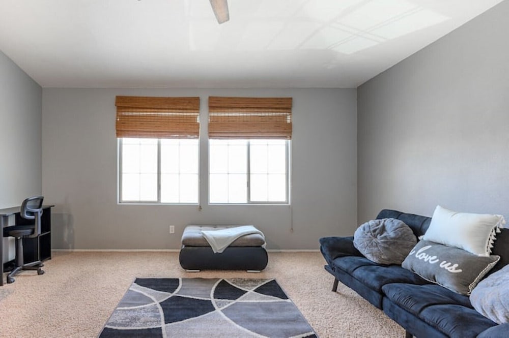 Beautiful Pool Home 19 Min From Las Vegas Strip!!!