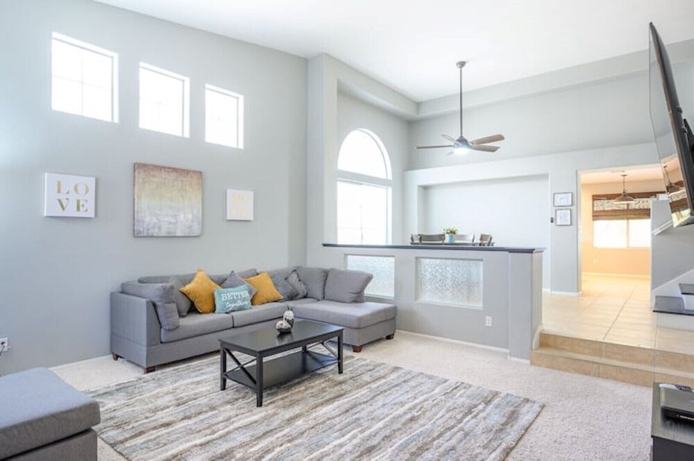 Beautiful Pool Home 19 Min From Las Vegas Strip!!!