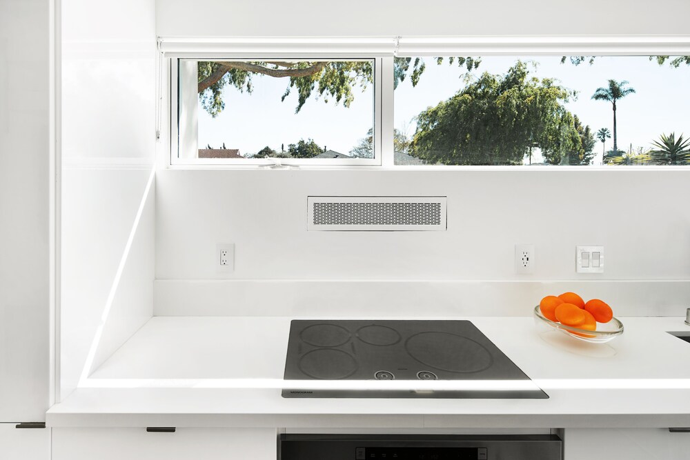 Dwell - Like Santa Barbara One Bedroom with Japanese Soaking Tub