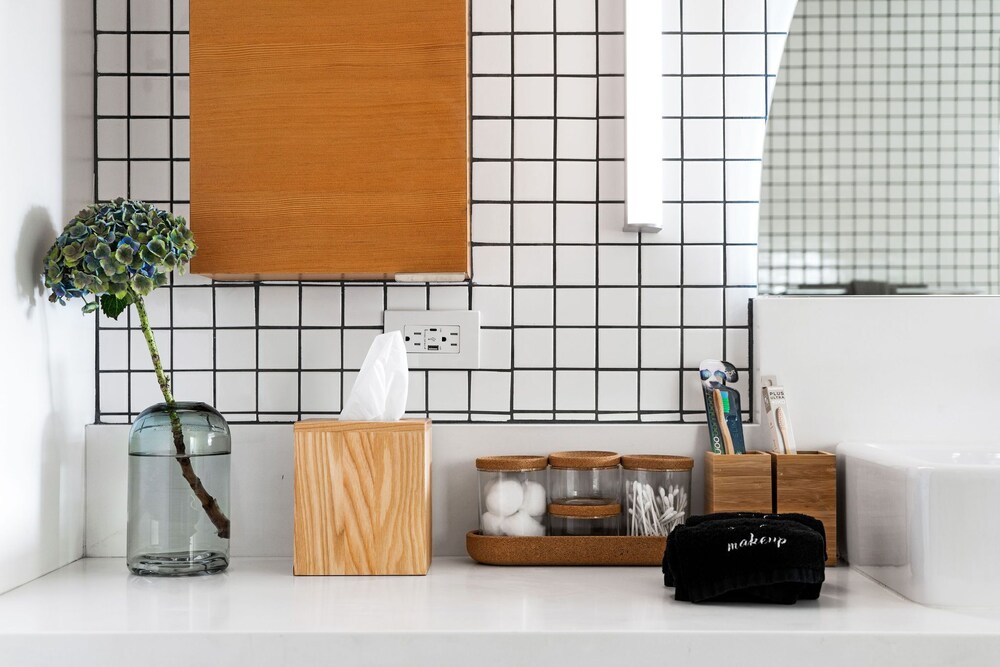 Dwell - Like Santa Barbara One Bedroom with Japanese Soaking Tub