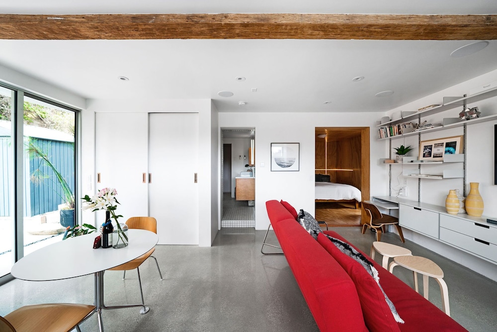 Dwell - Like Santa Barbara One Bedroom with Japanese Soaking Tub