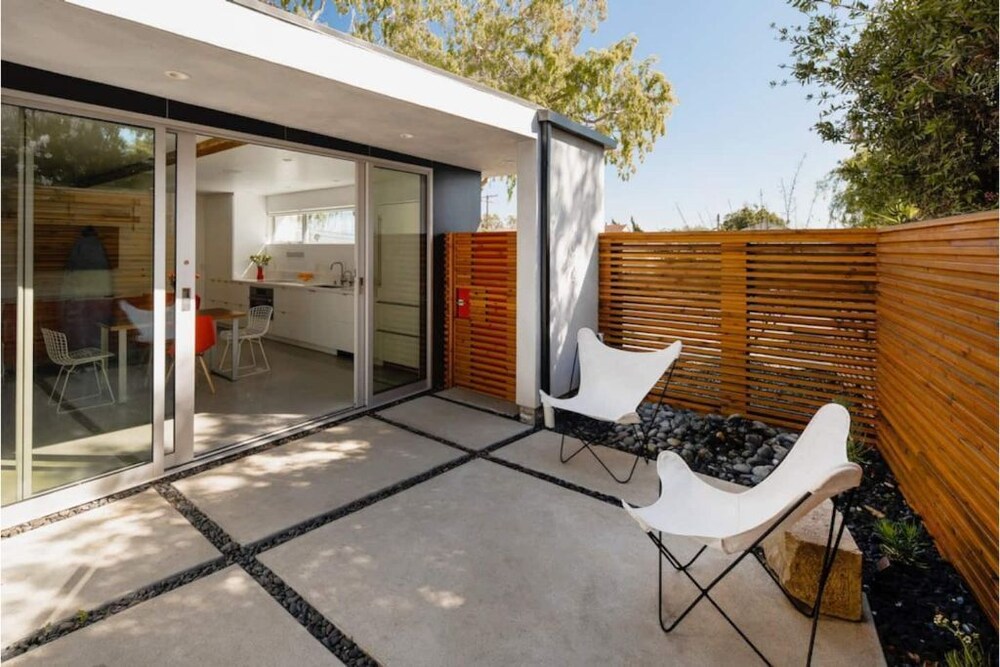 Dwell - Like Santa Barbara One Bedroom with Japanese Soaking Tub