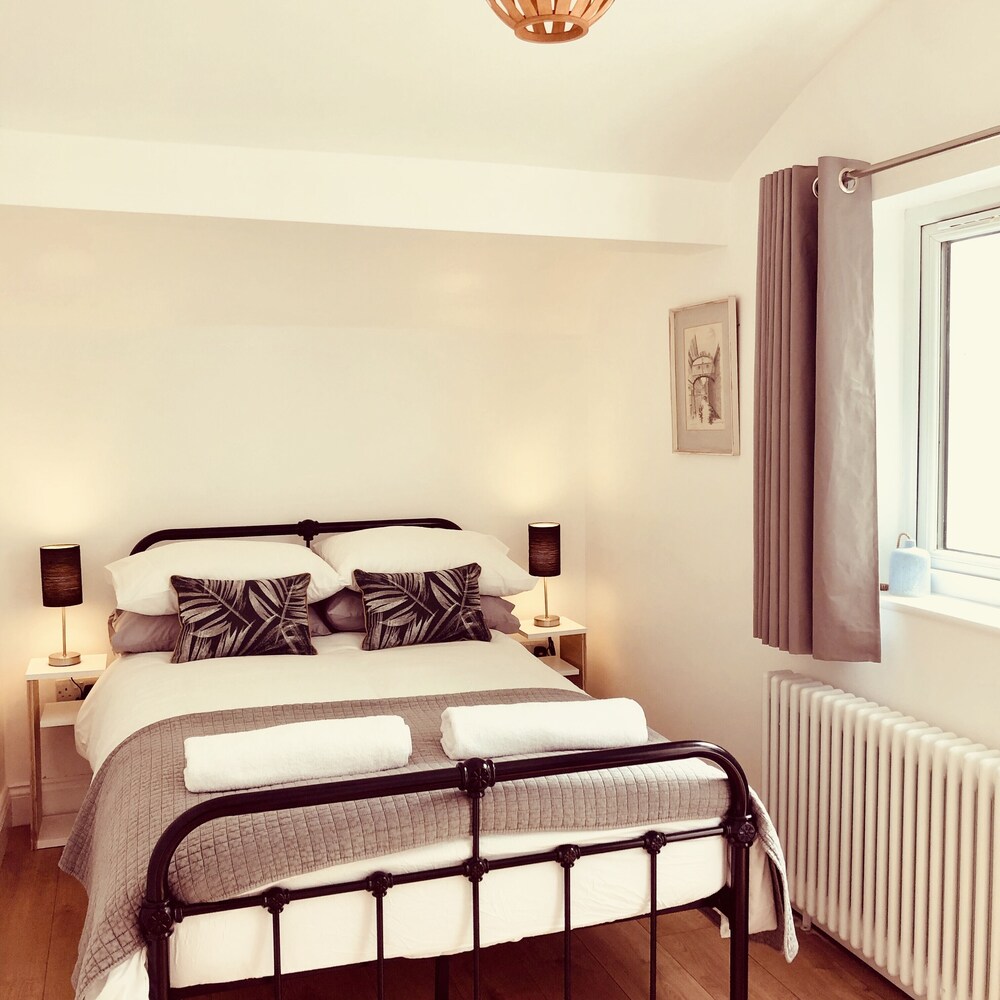 Central Brighton flat, 3 bedrooms, sleeps 6, close to shops and beach