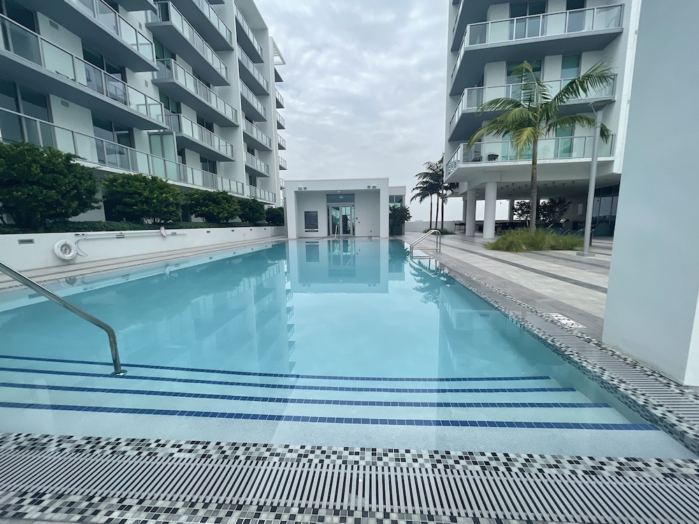 Beautiful Studio in Miami Design District W/ pool