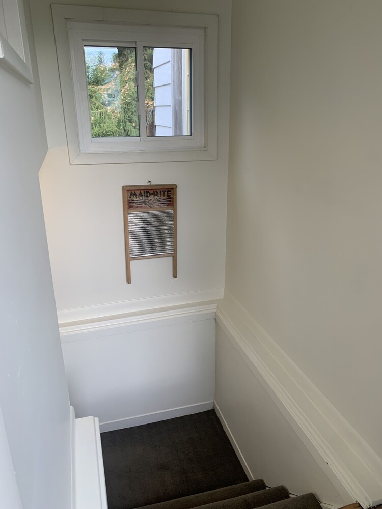 The Sunshine Cottage of Chagrin Falls Monthly Rental + Geauga County