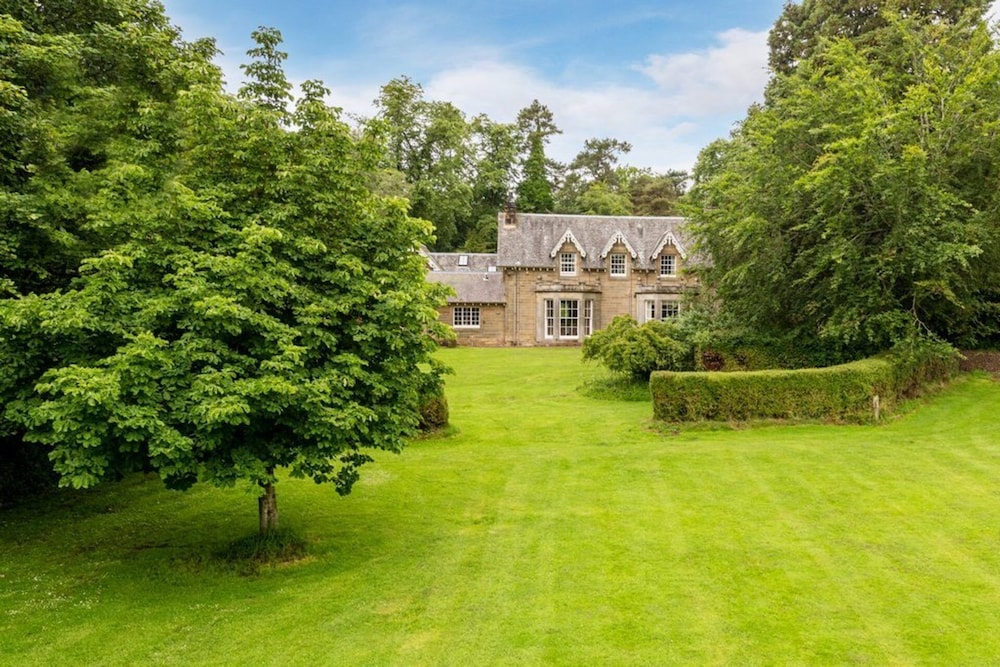 Cranstoun Riddel - Magnificent 6 Bedroom Property