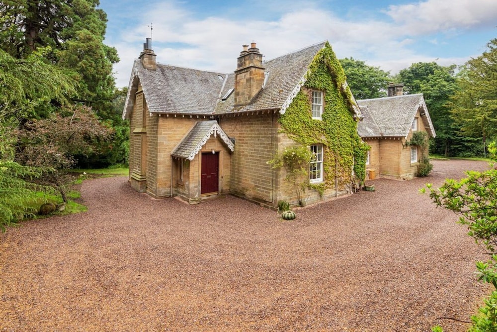 Cranstoun Riddel - Magnificent 6 Bedroom Property