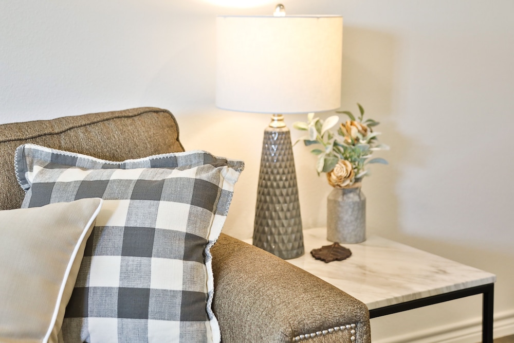 Hill Country Haven a Modern/Rustic 2 Bedroom 2 Bath Townhouse off