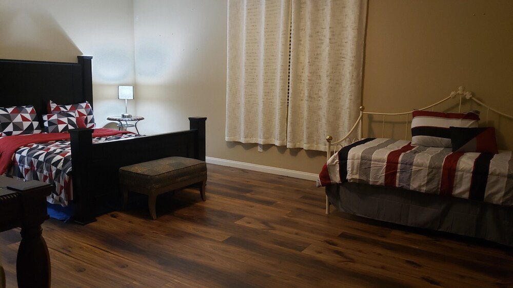 🔥 86"tv, Inflatable jacuzzi, Pool table and Grill