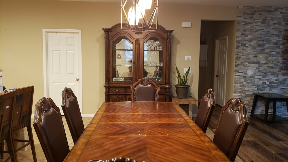 🔥 86"tv, Inflatable jacuzzi, Pool table and Grill