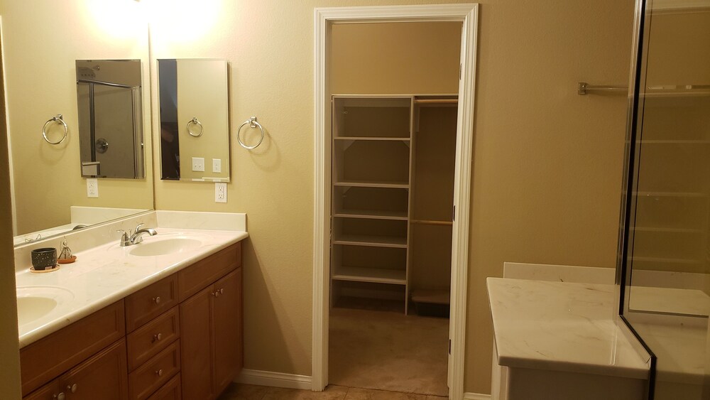 🔥 86"tv, Inflatable jacuzzi, Pool table and Grill