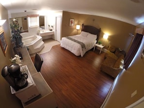 Honeymoon Room | Desk, laptop workspace, free WiFi, bed sheets