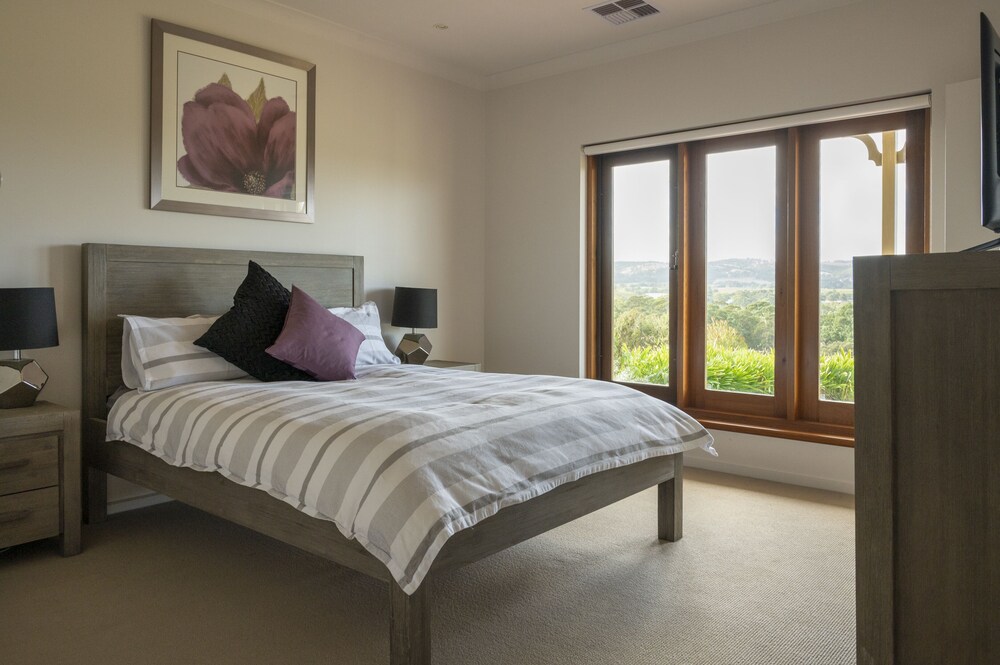 Vineyard accommodation with stunning views