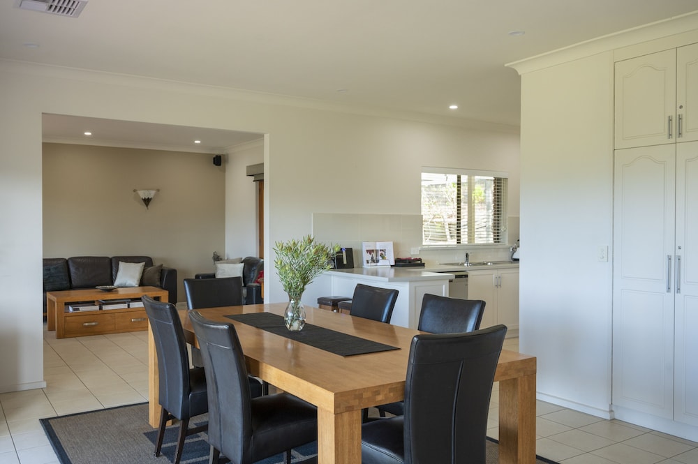 Vineyard accommodation with stunning views