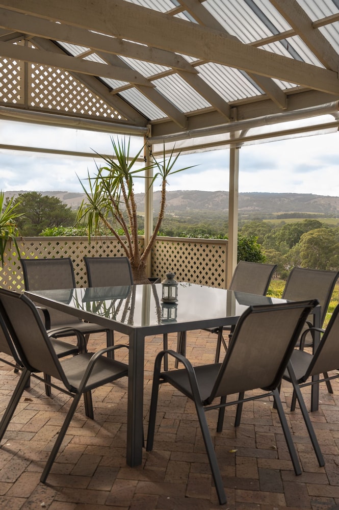 Vineyard accommodation with stunning views