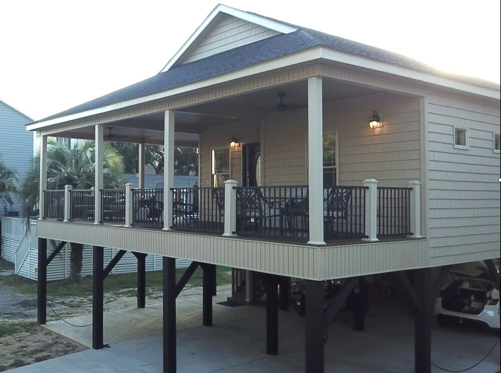 Brand  NEW Beach Home (3 min walk to beach) with golf cart option