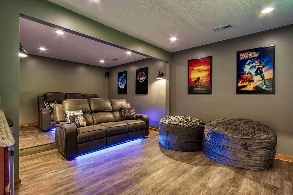 SPECTACULAR VIEWS!  Black Light Mini-Golf, Full Game Room, Theater, Fire Pit.  FULLY UPDATED 2021!!!