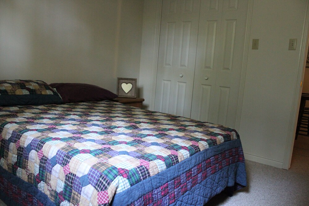 Family Vacation Cottage Deals & Reviews (Lambton Shores, CAN) Wotif