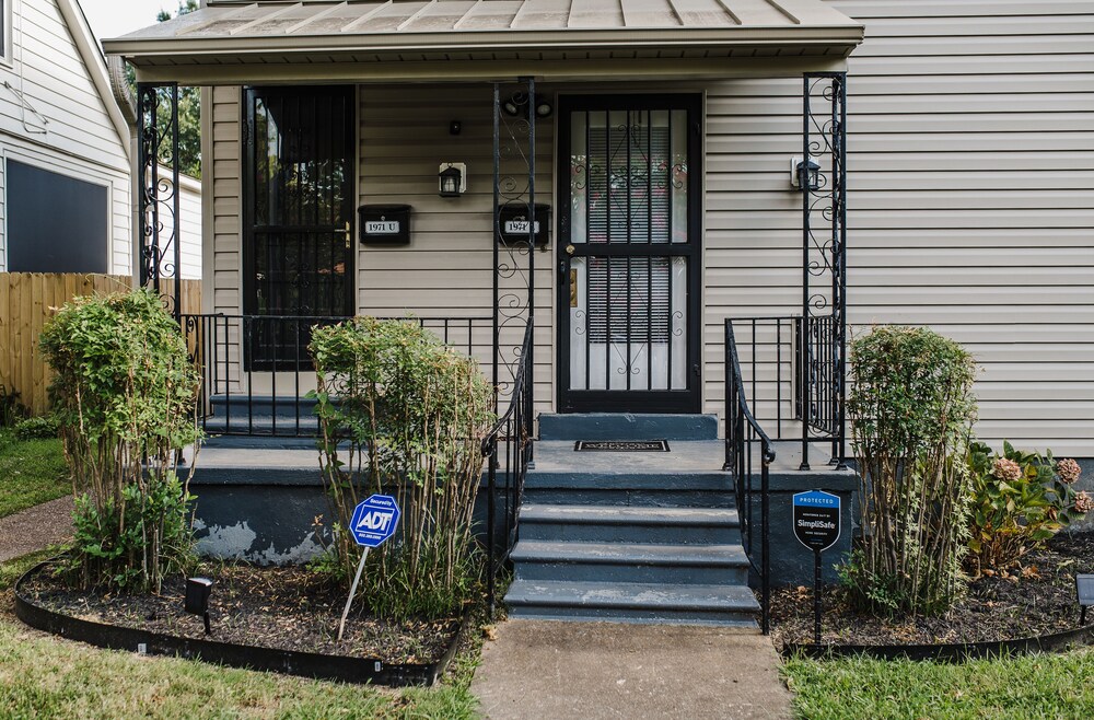 Idlewild Lower Level Duplex VIP Decor