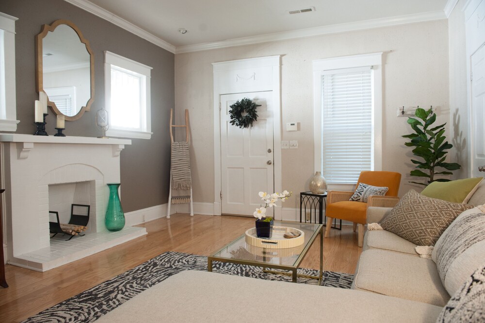 Cozy Bungalow in Historic District Decatur Vrbo