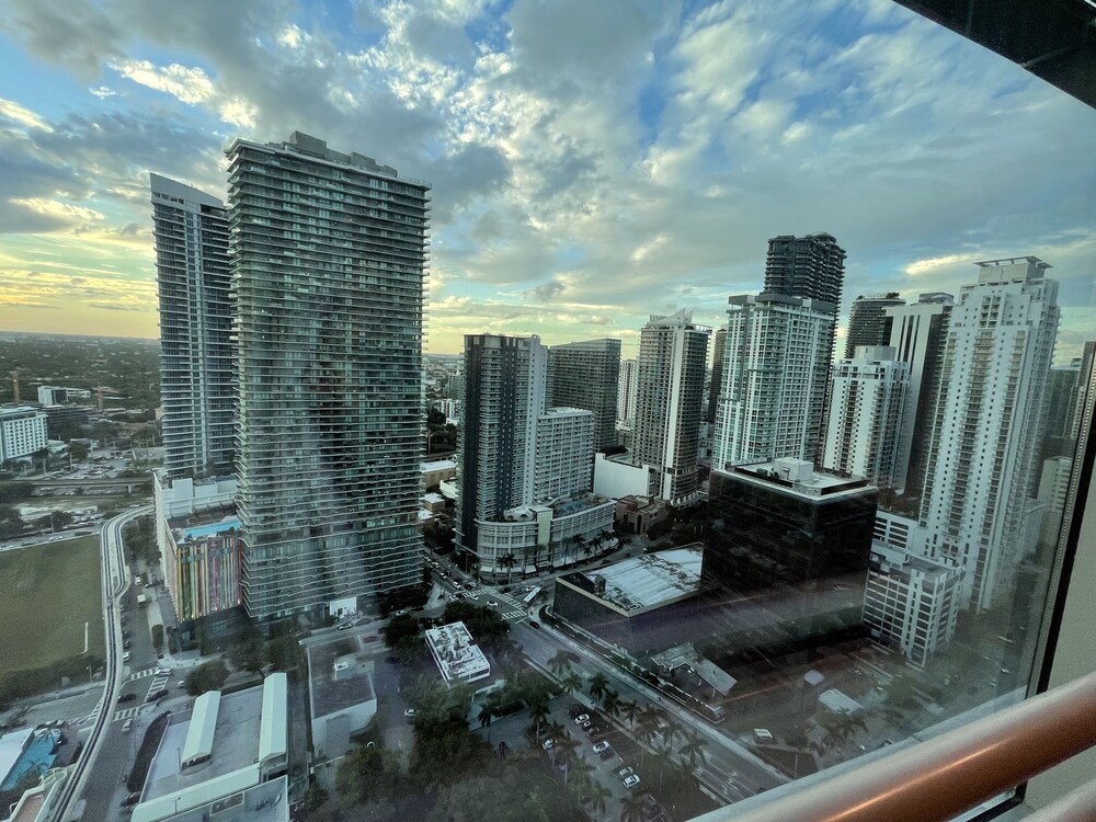 Luxury Miami 1-bedroom Condo in Heart of Glamorous Brickell Avenue