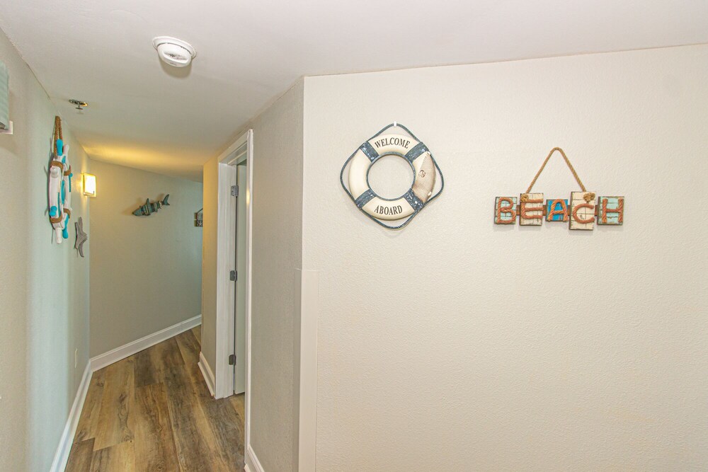 Immaculate Oceanfront 2 Bedroom, 2 Bath with Incredible Views! Carolinian 1733