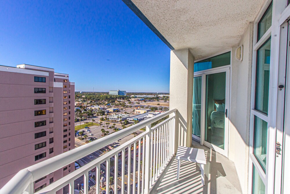 Immaculate Oceanfront 2 Bedroom, 2 Bath with Incredible Views! Carolinian 1733