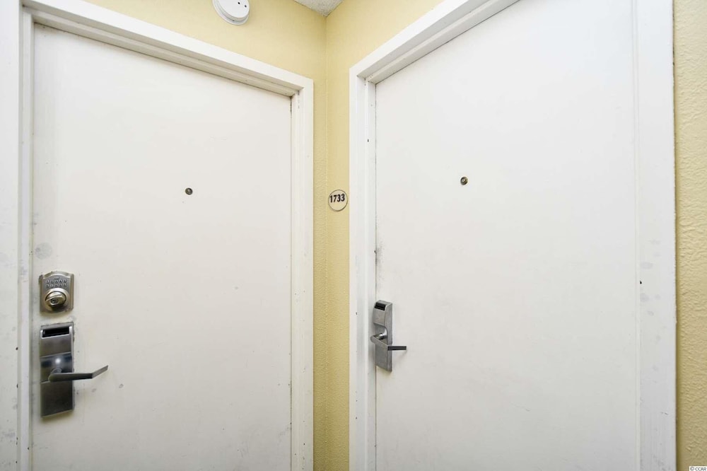 Immaculate Oceanfront 2 Bedroom, 2 Bath with Incredible Views! Carolinian 1733