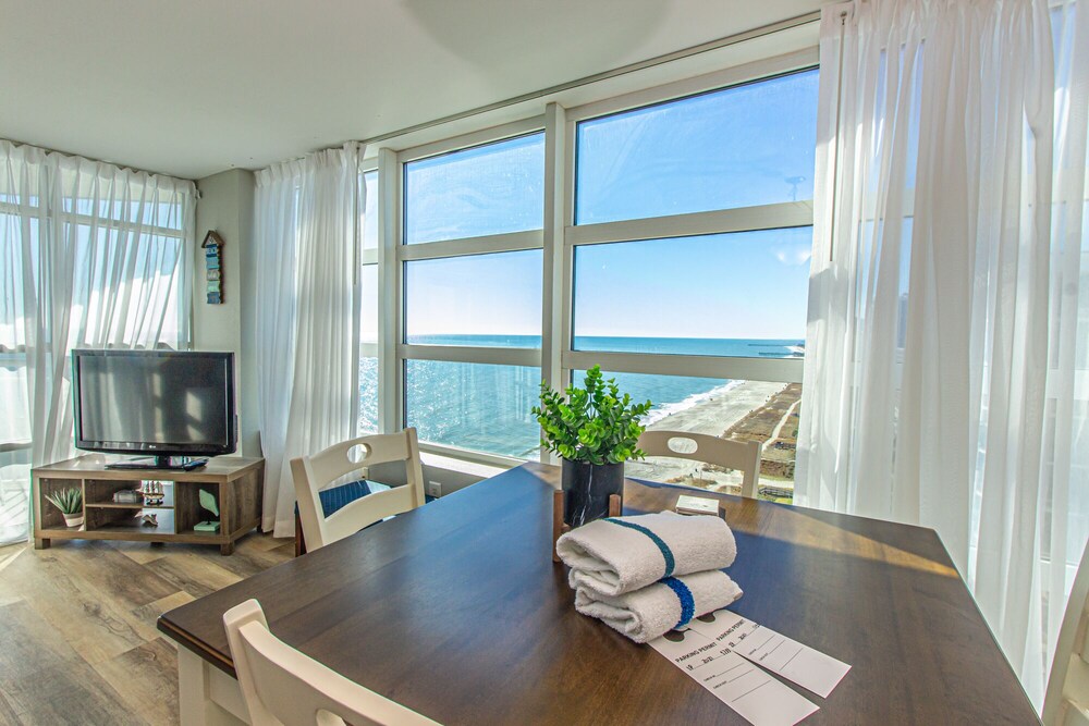 Immaculate Oceanfront 2 Bedroom, 2 Bath with Incredible Views! Carolinian 1733