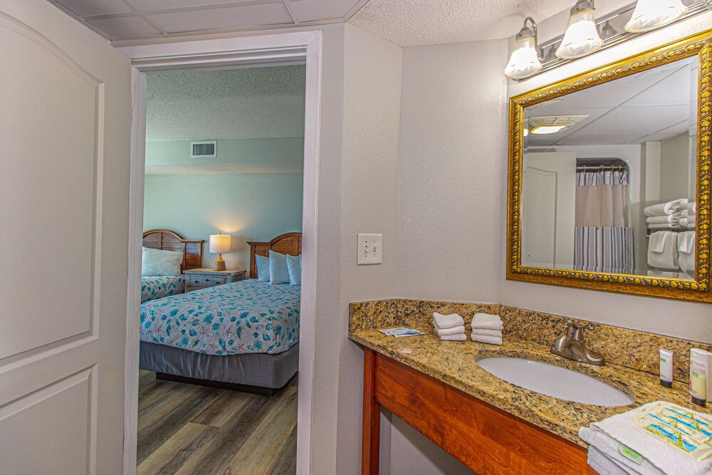 Immaculate Oceanfront 2 Bedroom, 2 Bath with Incredible Views! Carolinian 1733