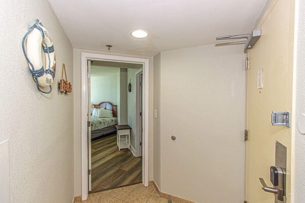 Immaculate Oceanfront 2 Bedroom, 2 Bath with Incredible Views! Carolinian 1733