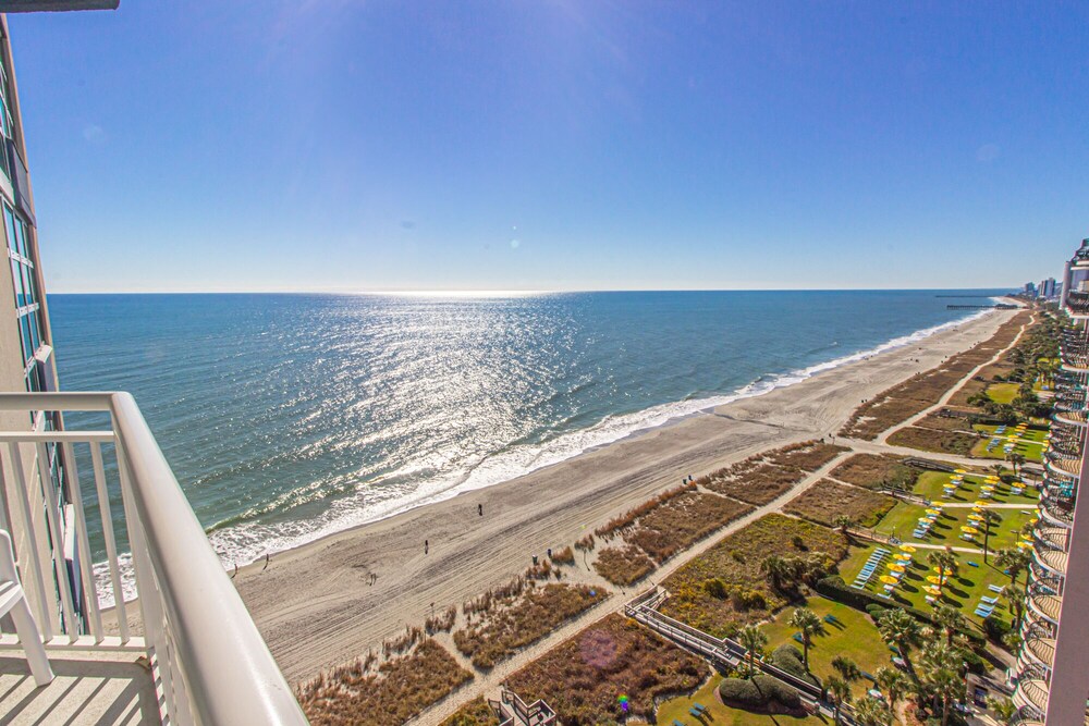 Immaculate Oceanfront 2 Bedroom, 2 Bath with Incredible Views! Carolinian 1733