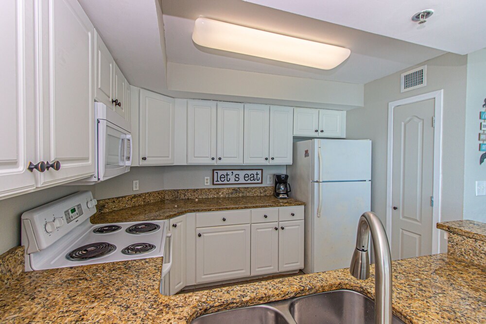 Immaculate Oceanfront 2 Bedroom, 2 Bath with Incredible Views! Carolinian 1733