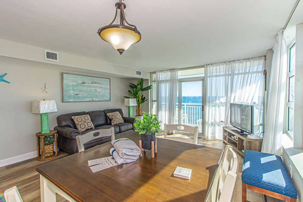 Immaculate Oceanfront 2 Bedroom, 2 Bath with Incredible Views! Carolinian 1733